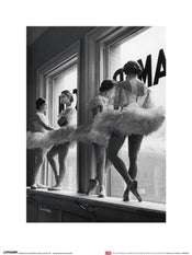 Art Print Time Life Ballerinas In Window 30x40cm Pyramid PPR44030 | Yourdecoration.com