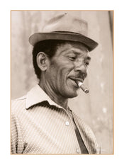 PGM CVC 03 Christophe Chat Verre Tabaco Santiago de Cuba Art Print 30x40cm | Yourdecoration.com